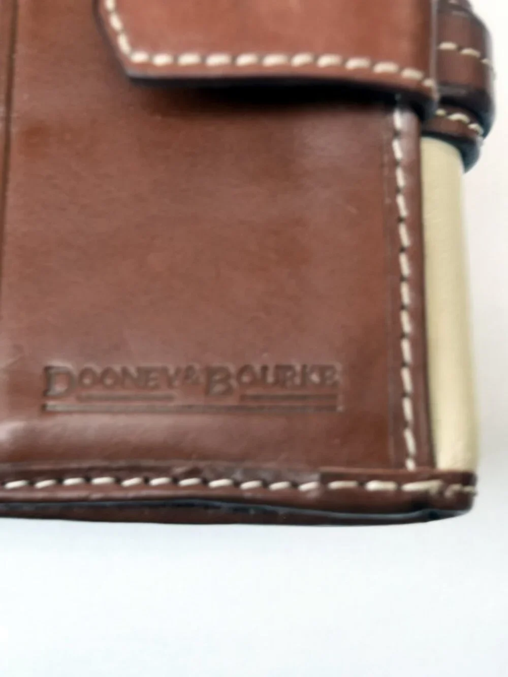 Dooney & Bourke Leather Bifold Wallet Ivory Cream British Tan